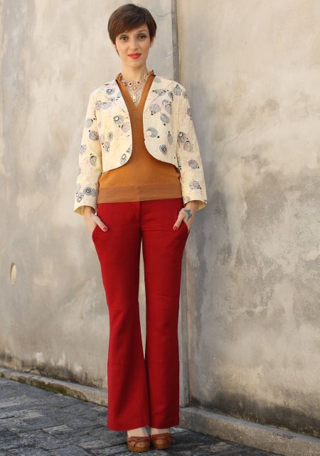 Pantalons rouges pour femmes : comment les porter et plus de 100 styles et looks