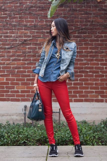 Pantalons rouges pour femmes : comment les porter et plus de 100 styles et looks