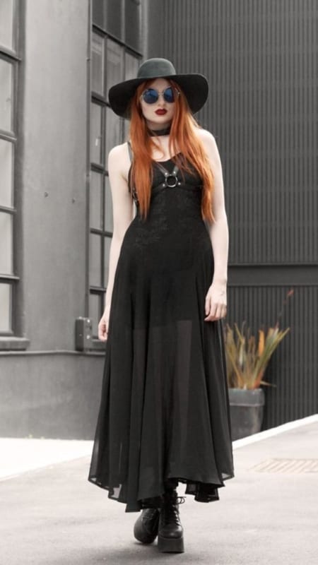 Gothic clothes – How to wear? +52 beautiful looks and where to buy!