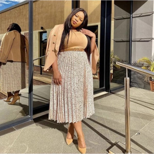 Plus Size Pleated Skirt: +41 Sensational Models and Looks!