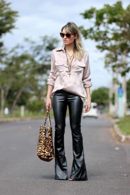 78 looks étonnants avec des pantalons en cuir : usez et abusez de cette tendance !