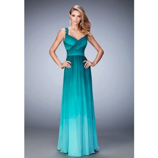 Vestido de fiesta azul Tiffany: ¡cómo combinar y 73 hermosas modelos!