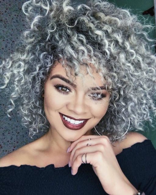 Platinum Curly Hair – The Most Perfect Shades for Curls!