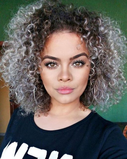 Platinum Curly Hair – The Most Perfect Shades for Curls!