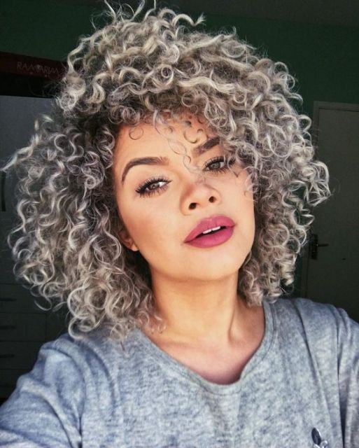 Platinum Curly Hair – Les nuances les plus parfaites pour les boucles !