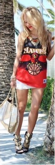 61 Women's Basketball T-Shirt Looks – Learn How to Wear Yours!