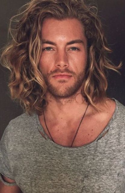 Curly hair for men: 35 stylish haircuts, tips and hairstyles!