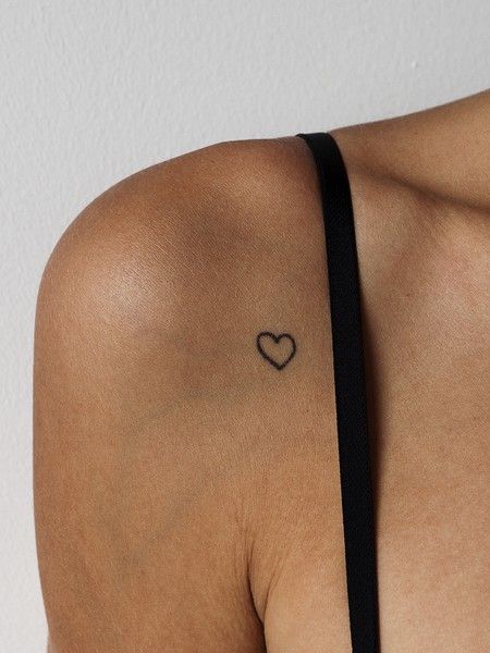 SIMPLE Tattoo: +80 idee maschili e femminili【2022】