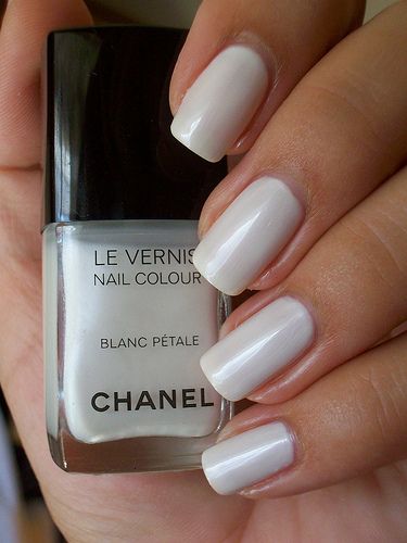 Ongles de mariée : 84 inspirations passionnées pour le jour du mariage !