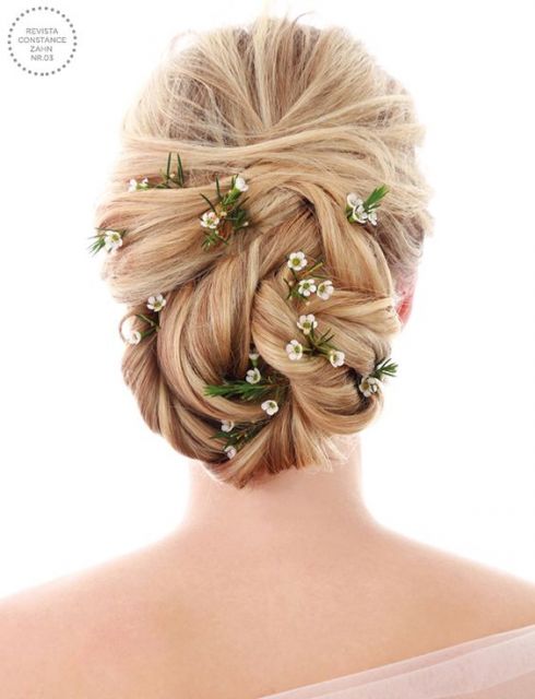 Hairstyles with flowers: 48 inspirations and how to do it step by step!