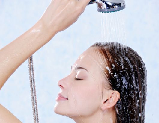 Co-Wash – Come lavare i capelli con la tecnica e i suoi 4 vantaggi!