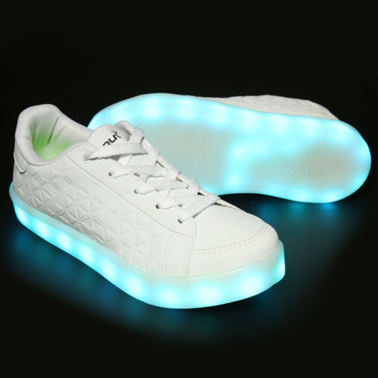 LED Sneakers: How does it work? Learn all about it and see more than 50 models!