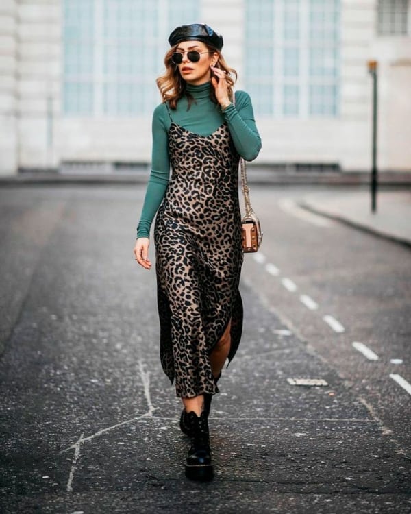 Robe léopard : plus de 50 styles et looks à assortir !