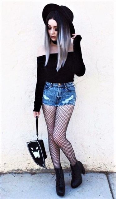 Fishnet stockings with shorts – How to rock when putting together the looks!