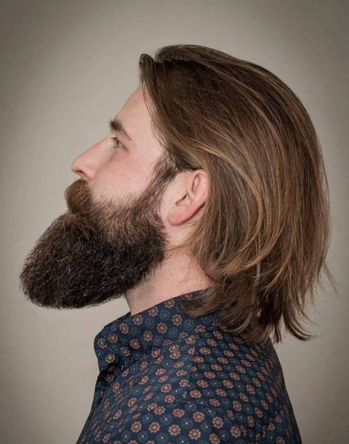 Les grands cheveux pour les hommes : 80 superbes coupes de cheveux avec des conseils de coiffure !