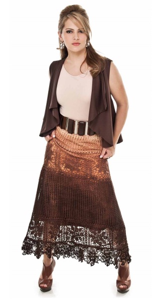 Crochet long skirt: learn how to combine and rock!