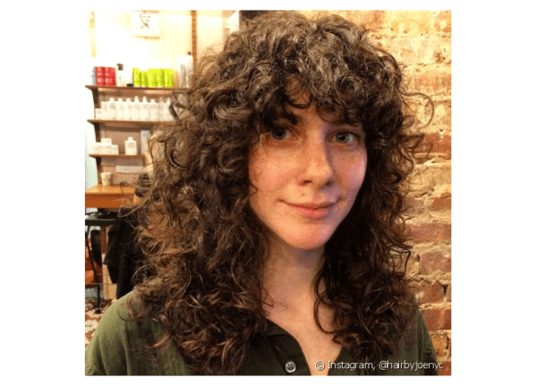 Wavy Hair with Bangs – 45 modern cut ideas!