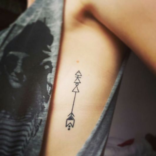 TATOUAGE FEMME SUR LA CÔTE : 55 conseils et inspirations !