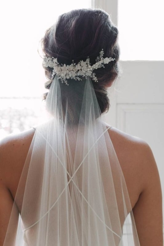 Arrangements pour cheveux de mariée : 43 inspirations et où acheter !