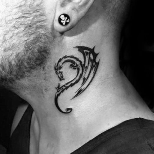 Tatuaje de cuello para hombres: ¡80 ideas y diseños fascinantes!