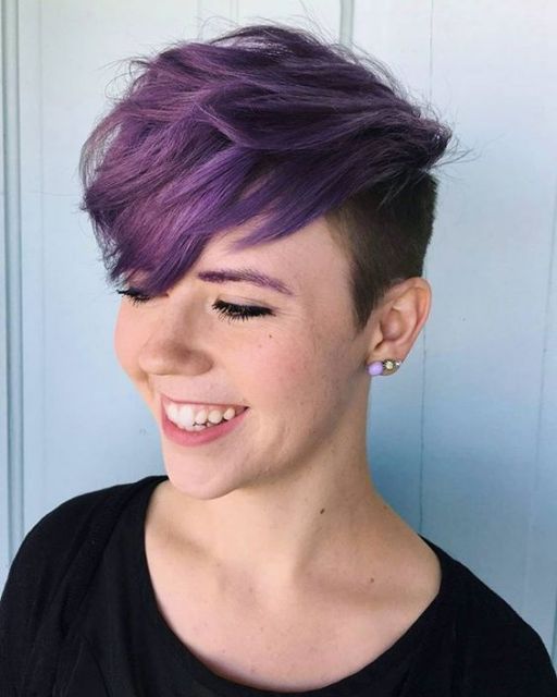 Cheveux rasés féminins – 44 femmes puissantes avec la coupe !