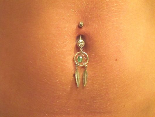 Piercing au nombril : ça fait mal ? Apprenez tout et voyez plus de 70 photos!