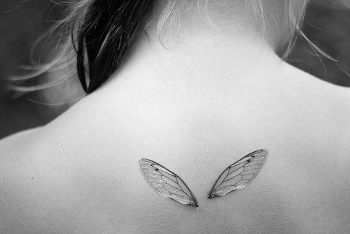 Tatouage d'ailes - Significations et 61 idées super créatives et belles !