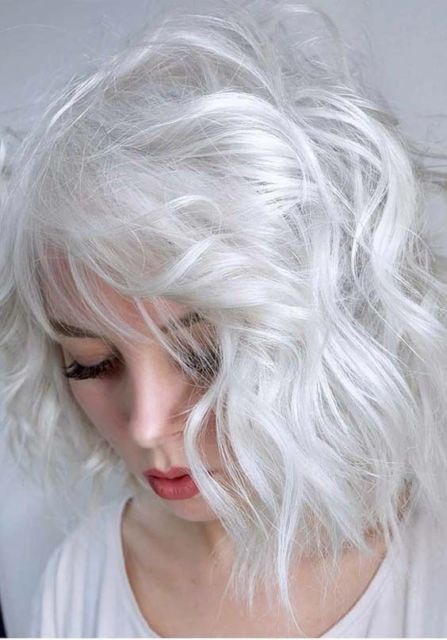 How to Leave Your Hair White – Tips for Not Suffering a Chemical Cut!