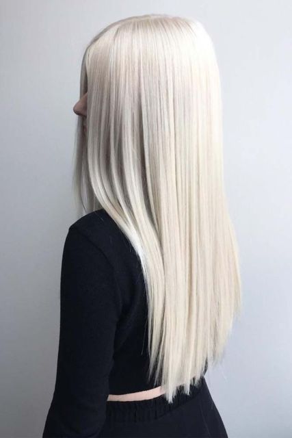Comment laisser vos cheveux blancs – Conseils pour ne pas subir de coupe chimique !