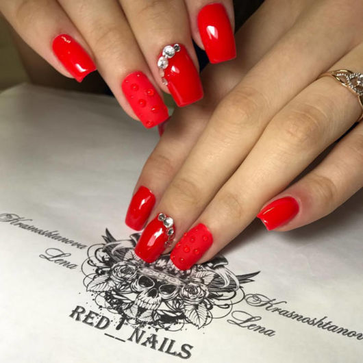 Ongles décorés rouges - 50 styles parfaits et étape par étape !