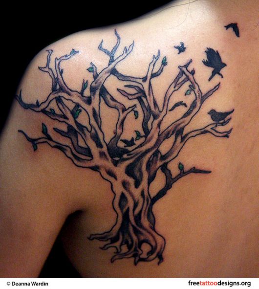 Tatuaje de árbol: ¡Significado, variaciones y 70 imágenes!