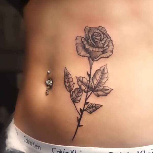 Tatuaggio ventre femminile » + 60 Idee e belle foto!