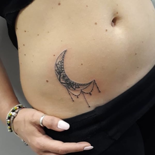 Tatuaggio ventre femminile » + 60 Idee e belle foto!