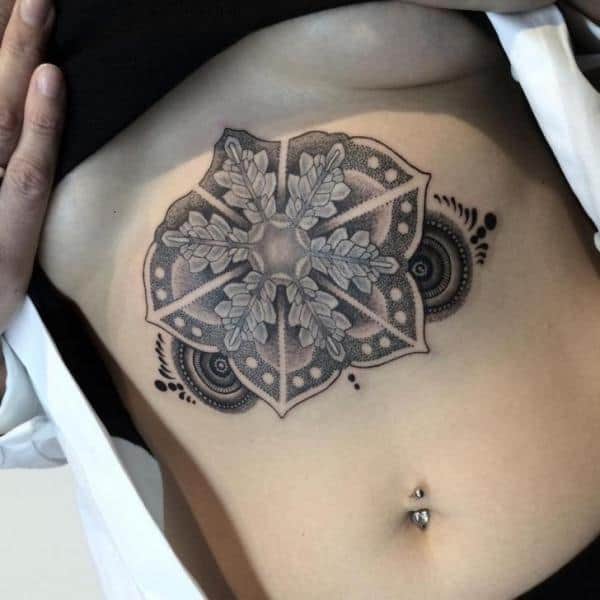 Tatuaggio ventre femminile » + 60 Idee e belle foto!