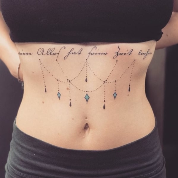 Tatuaje de vientre femenino » + 60 ideas y hermosas fotos!