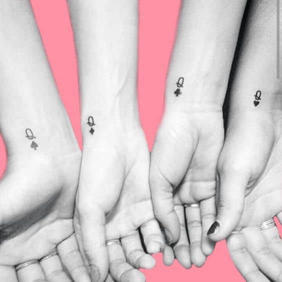 Pequeños tatuajes: ¡81 ideas para tatuajes delicados y femeninos!