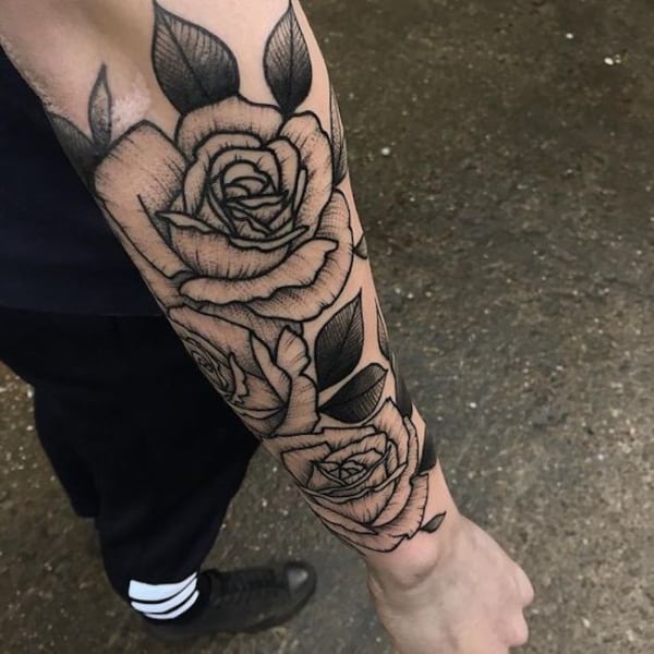 Tatuaje de flor en el brazo – ¡65 Ideas para inspirarte y enamorarte!