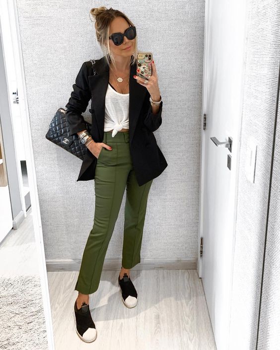 Vert militaire à la mode – 60 looks spectaculaires à porter et à combiner !