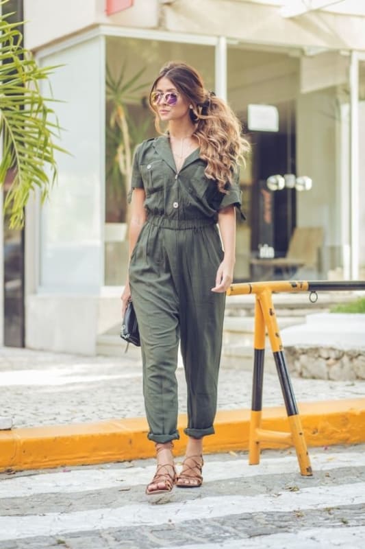 Vert militaire à la mode – 60 looks spectaculaires à porter et à combiner !