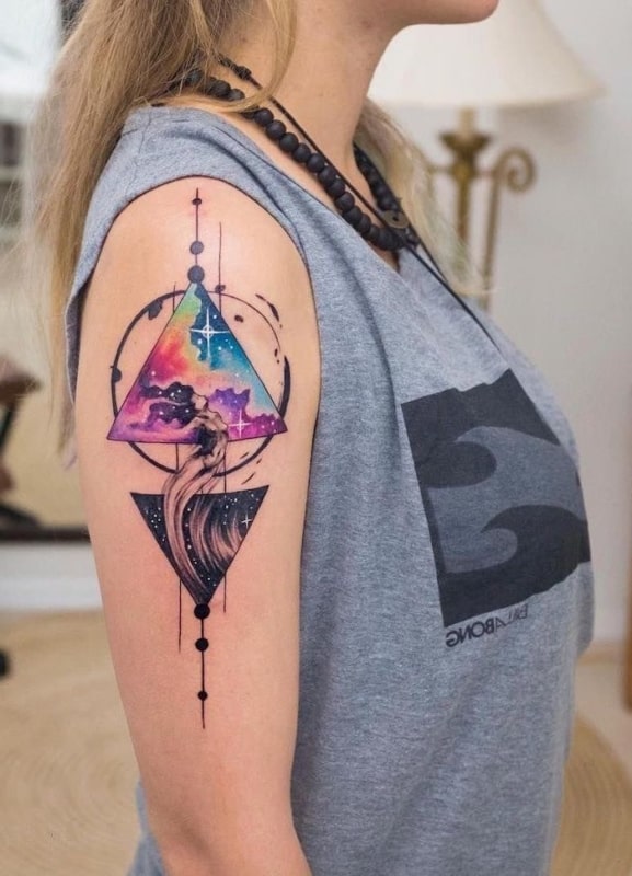 Univers / Galaxy Tattoo – 40 idées belles et inspirantes !