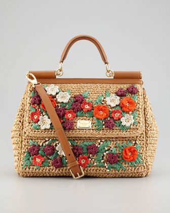 Straw Bag – 50 Beautiful Inspirations to Rock the Summer!