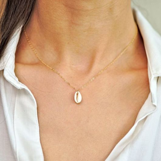 Shell necklace: 46 totally charming ideas and where to buy!
