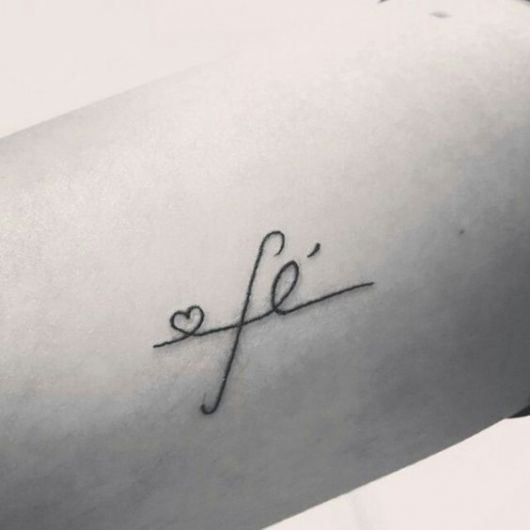 Tatuaje minimalista: conoce y mira 40 diseños para inspirarte