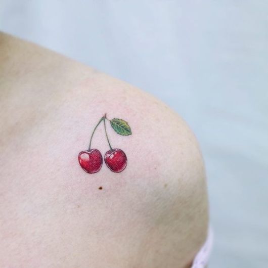 Tatuaje de cereza: ¡significados y 42 ideas para un tatuaje de frutas!