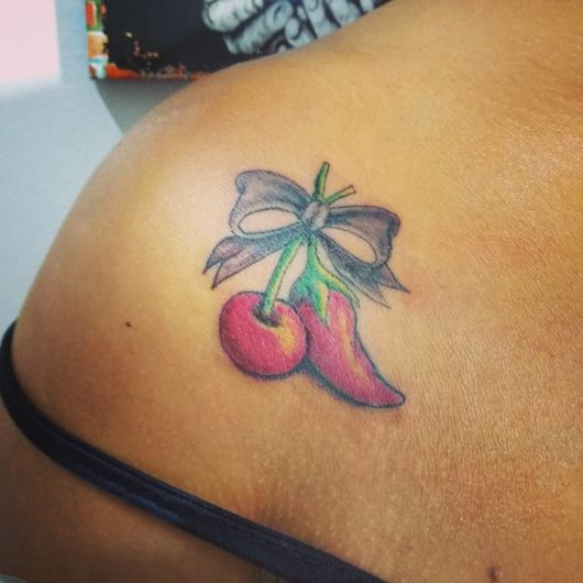 Tatuaje de cereza: ¡significados y 42 ideas para un tatuaje de frutas!