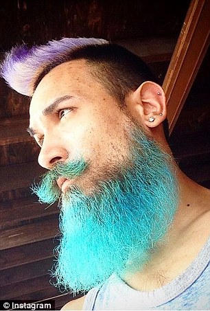 Barba colorata: consigli, foto/modelli e come dipingere passo dopo passo!