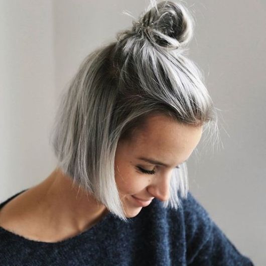 Coiffures simples pour cheveux courts – 64 idées faciles !
