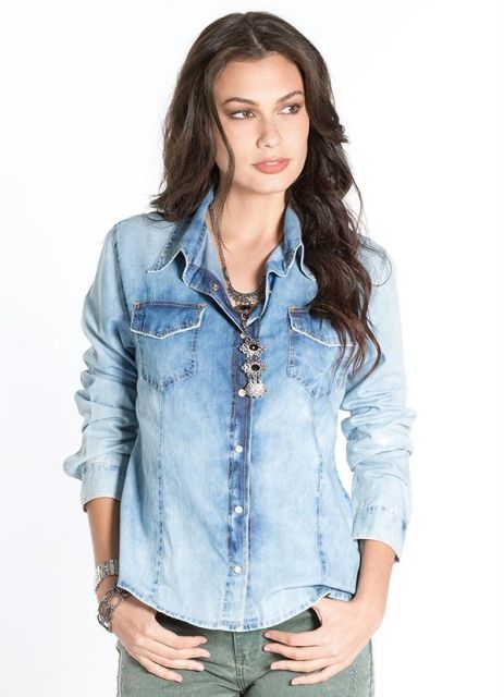 Camisa de jeans para mujer: ¡cómo usarla con 55 looks increíblemente hermosos!