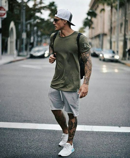 Comment porter une casquette pour homme – 60 looks, astuces et modèles pour s'inspirer !