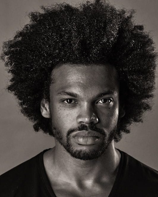 Cabello afro masculino: ¡47 inspiraciones increíbles + consejos de corte!